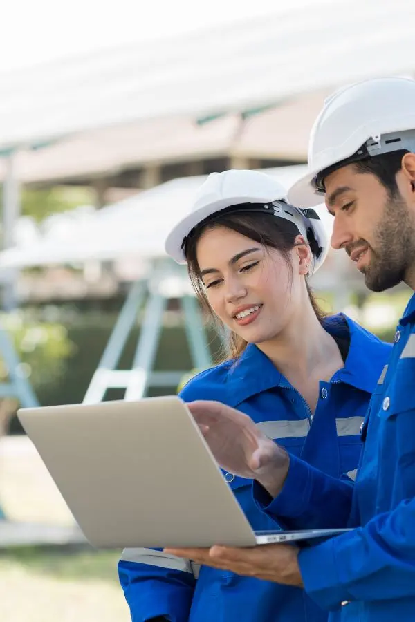 corsi-per-lavoratori Due operai al computer